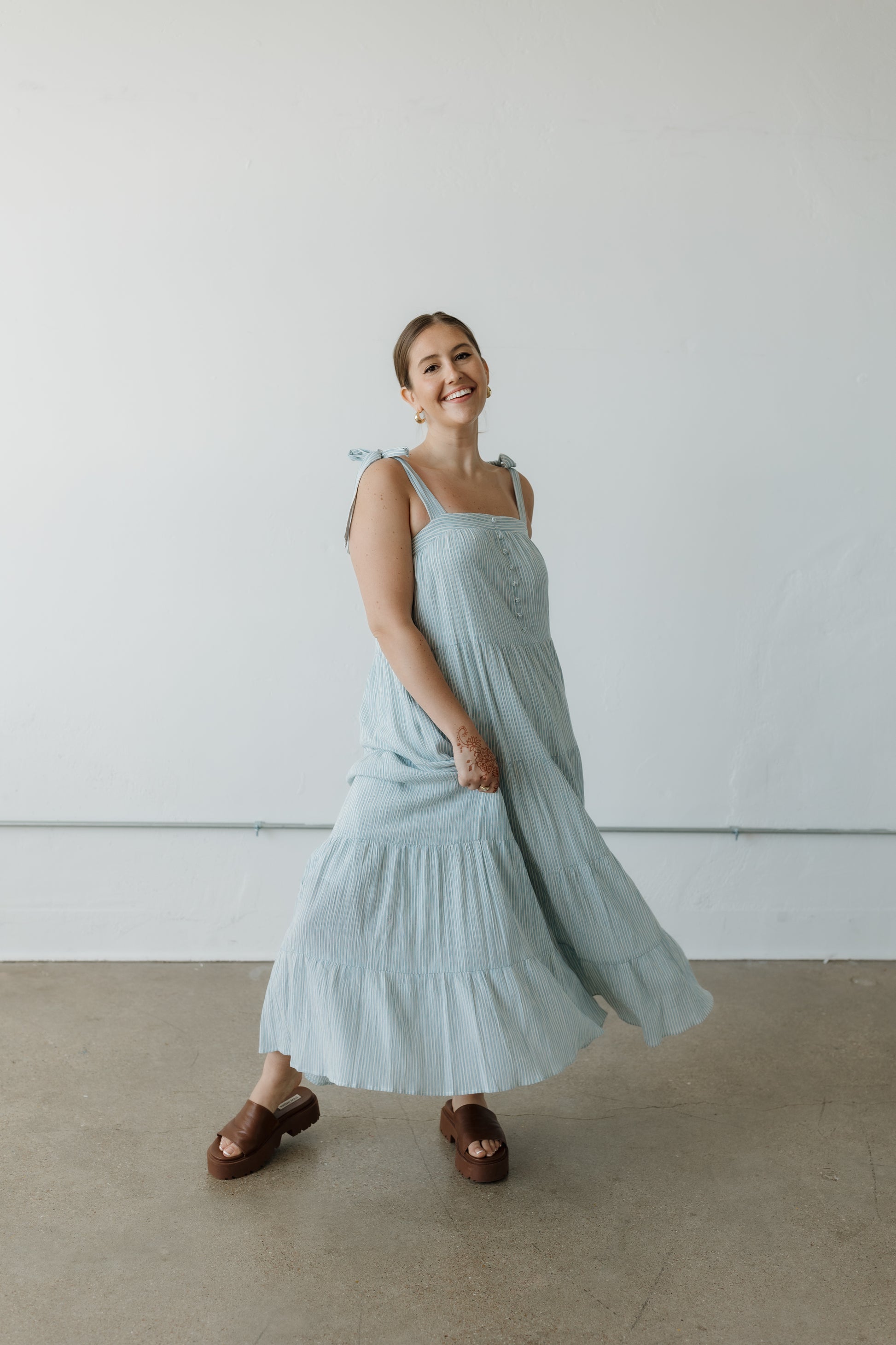 santorini flowy dress Santorini Flowy Dress Photoshoot Flying Dress Photoshoot In Santorini Flowy Dresses Photography